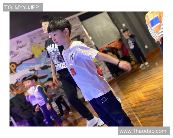 南京街舞队荣登街舞战术排行榜第4名引发热议 南京街舞队荣登街舞战术排行榜第4名引发热议