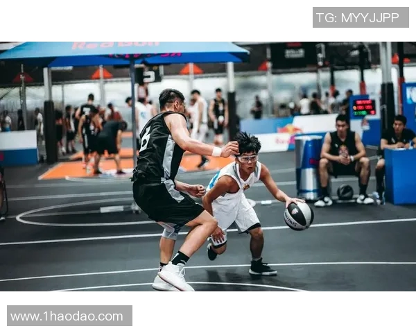 广州篮球队与成都篮球队赛后分析:力量对决的精彩瞬间与战术解析 广州篮球队与成都篮球队赛后分析:力量对决的精彩瞬间与战术解析