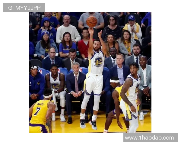 勇士与湖人季前赛精彩回顾视频全景呈现，球迷不容错过的对决时刻