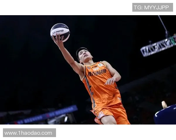 赵继伟：从青涩少年到篮球明星的成长之路与奋斗历程