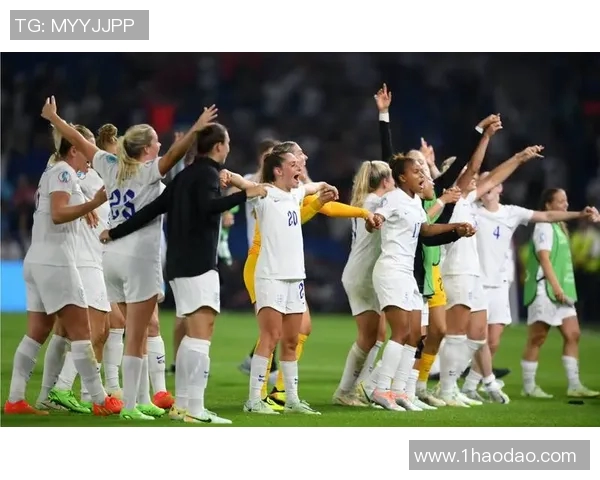 英格兰女足对决美国女足巅峰对决展现足球魅力与实力较量 英格兰女足对决美国女足巅峰对决展现足球魅力与实力较量