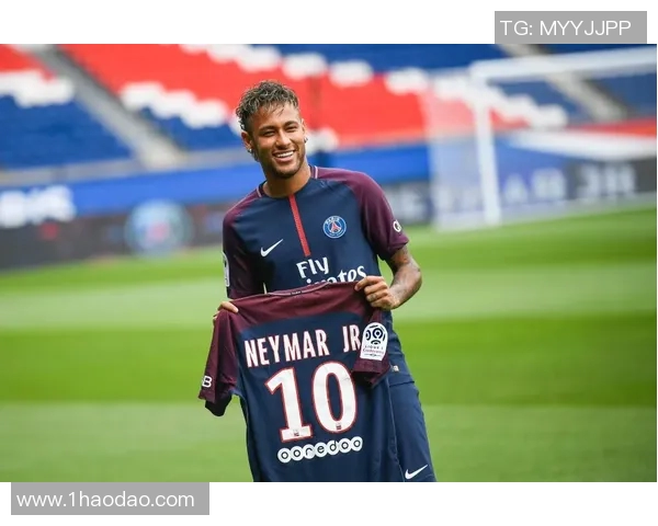 马丁内斯的传奇之路：从无名小卒到足球巨星的成长故事